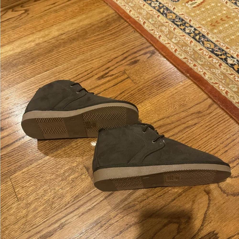 Sun + Stone stylish olive